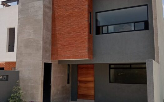 CASA ANTONIA / ROOF GARDEN ZAKIA