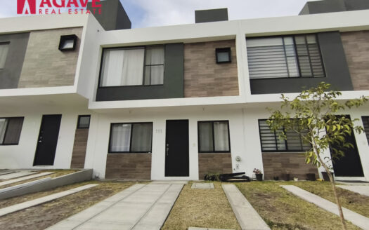 Casa  con 4 Recamaras