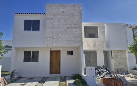 CASA MAYA II – Ciudad Maderas. El Marqués