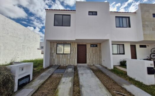 CASA MAYA II – Ciudad Maderas. El Marqués