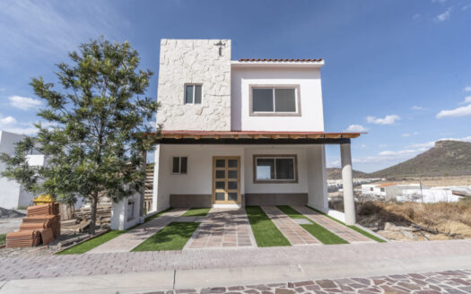 Casa Peña Blanca en Ciudad Maderas Montaña
