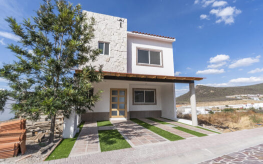 Casa Peña Blanca en Ciudad Maderas Montaña