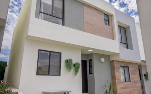 Casa 2 y 3 recámaras (recámara en planta baja) – Zakia